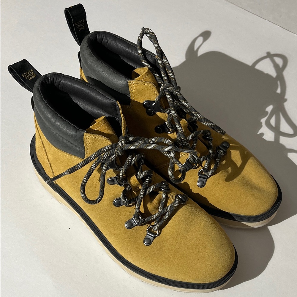Sorel Womens Hi-Line Hiker Ankle Boots geo yellow waterproof suede sz 9.5 Winter